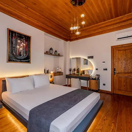 Apartment Elara Pera *