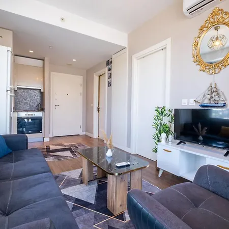 Elara Pera * Stambuł